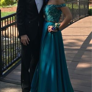 Ellie Wilde prom dress